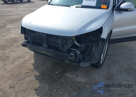 2017 Volkswagen Tiguan 2.0T Wolfsburg Edition из США, поврежденный, VIN WVGRV7AX6HK022898